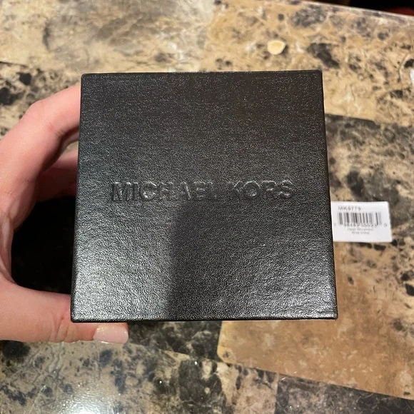 Michael Kors MK5779 Stainless Steel Ladies Watch ⌚️ - Picture 11 of 11